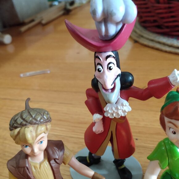 Disney Peter Pan Captain Hook & Lost Boy Action Figures - Picture 8 of 9